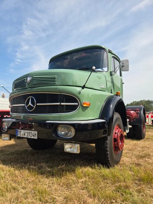 Mercedes Benz 1924 Sattelzugmaschine 1977